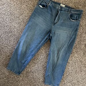 Abercrombie & Fitch Women's Curve Love Mom Jeans